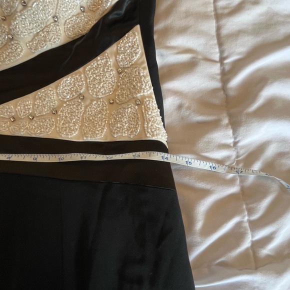 JOVANI Beaded Dress size  6 One Shoulder Formal Gown Maxi
Black White Glam. - Picture 10 of 12